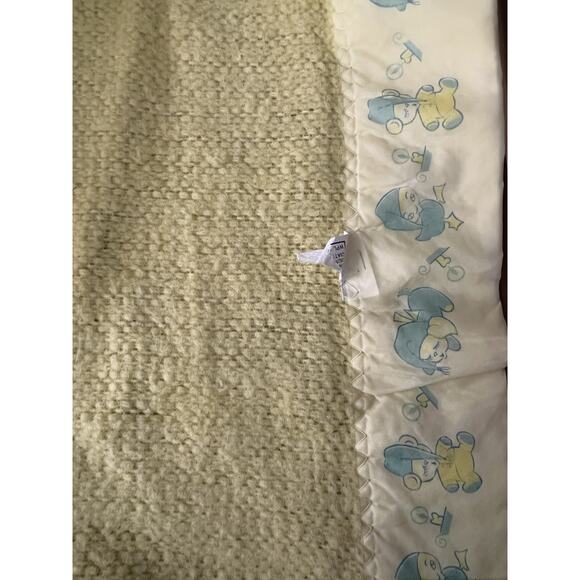 Vintage Carter’s Baby Thermal Crib Blanket Satin Trim Open Waffle Weave 36x50 - Picture 5 of 5